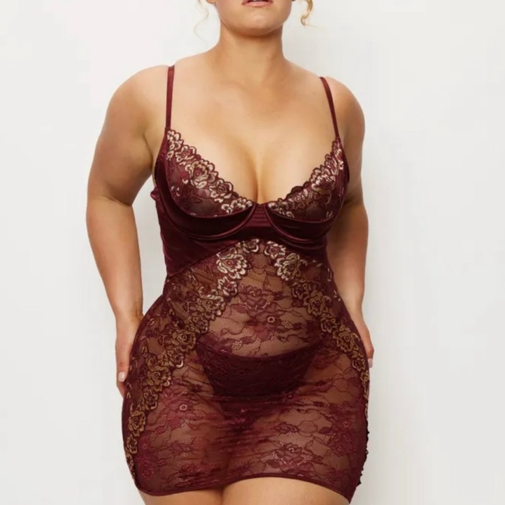 Fredericks of Hollywood Andrina Burgundy Lace Chemise w/ Matching Thong